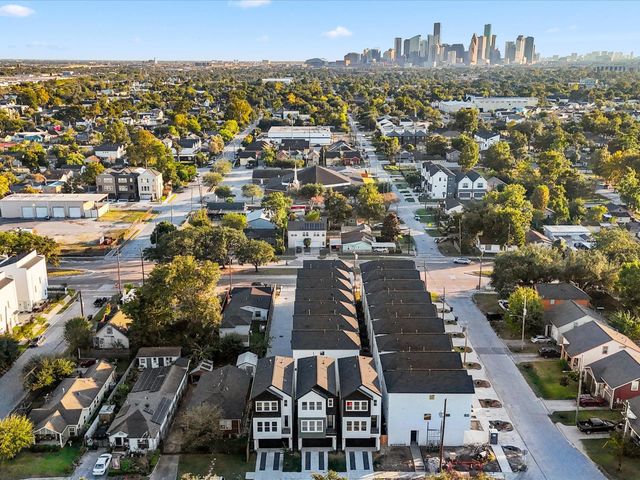 4812 Cochran Street, Houston, TX 77009