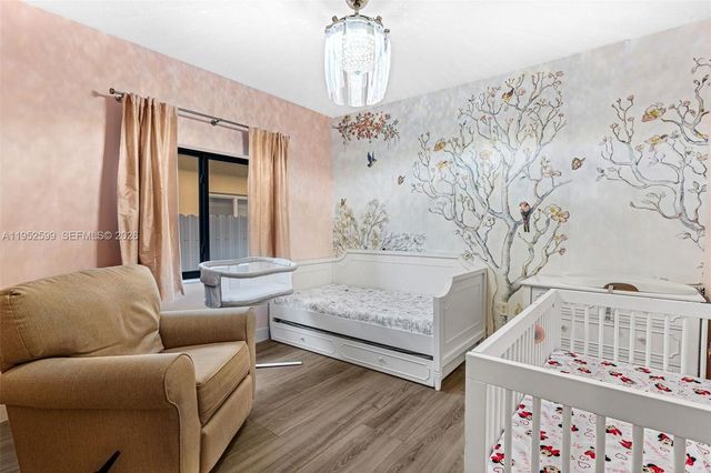 15619 SW 14th St, Miami, FL 33194