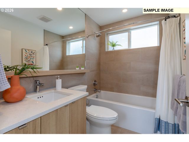 2536 Sw Custer St, Portland, OR 97219