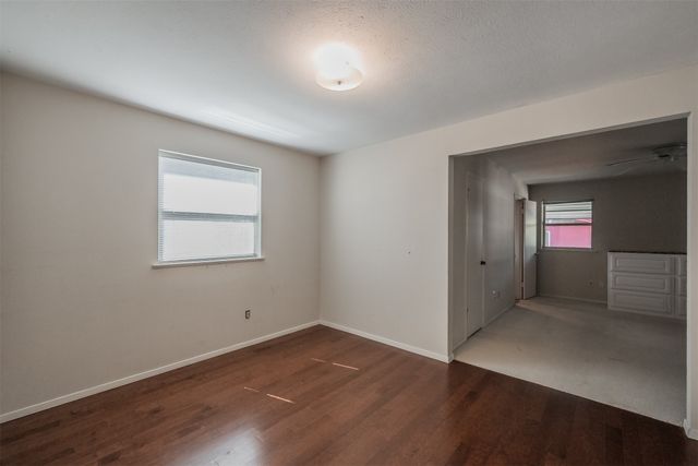 5216 Wentworth Street, Fort Worth, TX 76132