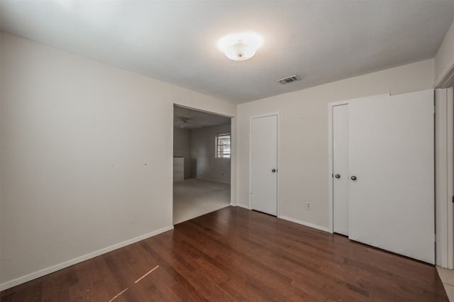 5216 Wentworth Street, Fort Worth, TX 76132