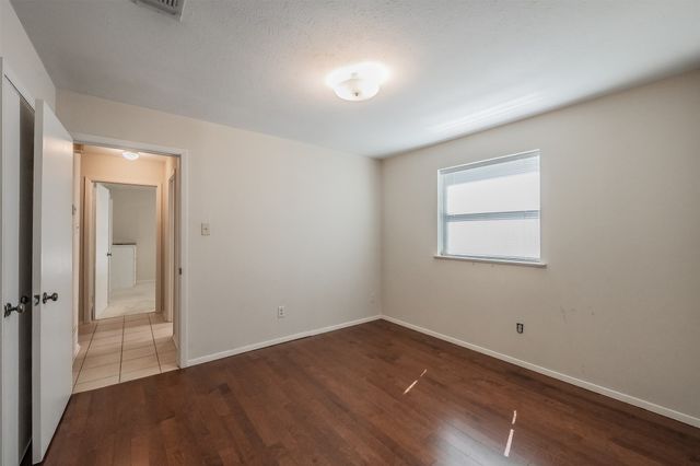 5216 Wentworth Street, Fort Worth, TX 76132