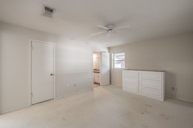 5216 Wentworth Street, Fort Worth, TX 76132