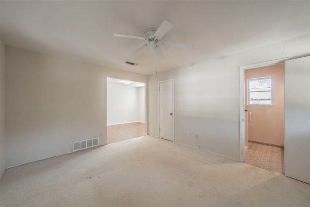 5216 Wentworth Street, Fort Worth, TX 76132