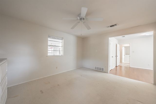 5216 Wentworth Street, Fort Worth, TX 76132