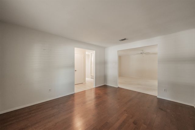 5216 Wentworth Street, Fort Worth, TX 76132