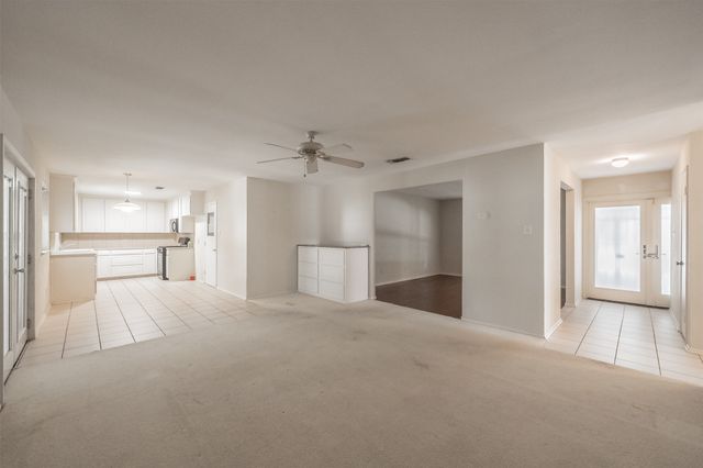 5216 Wentworth Street, Fort Worth, TX 76132