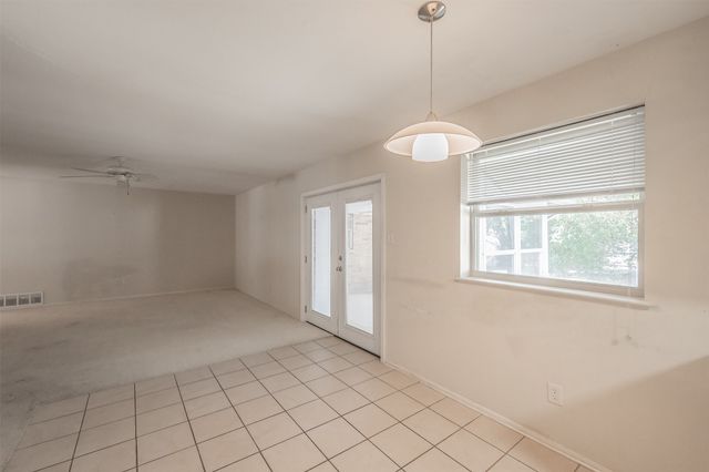 5216 Wentworth Street, Fort Worth, TX 76132
