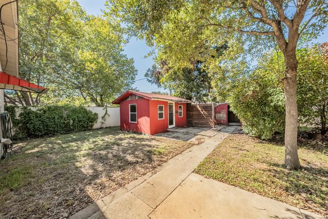5216 Wentworth Street, Fort Worth, TX 76132