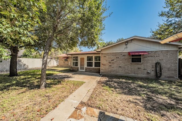 5216 Wentworth Street, Fort Worth, TX 76132