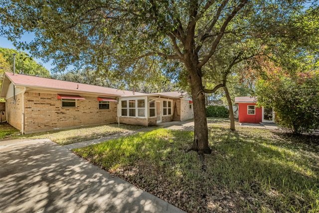 5216 Wentworth Street, Fort Worth, TX 76132