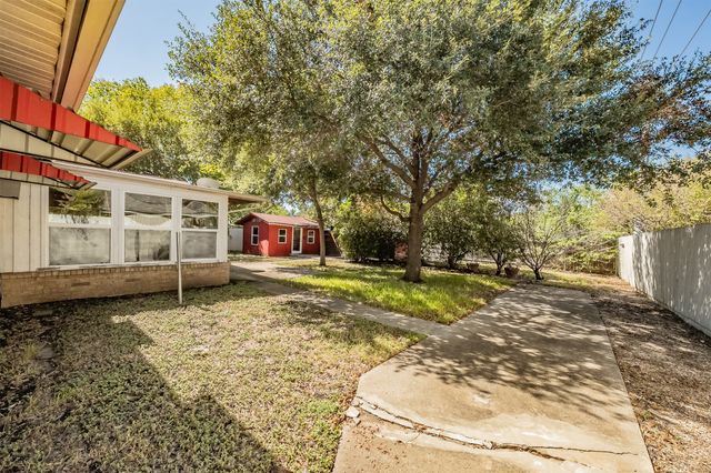 5216 Wentworth Street, Fort Worth, TX 76132