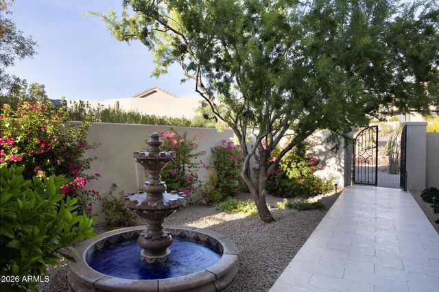 5830 N ECHO CANYON Lane, Phoenix, AZ 85018