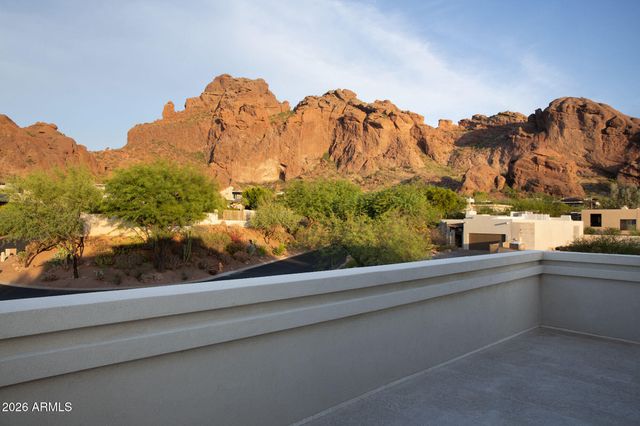 5830 N ECHO CANYON Lane, Phoenix, AZ 85018