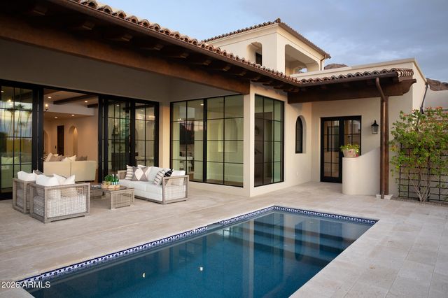 5830 N ECHO CANYON Lane, Phoenix, AZ 85018