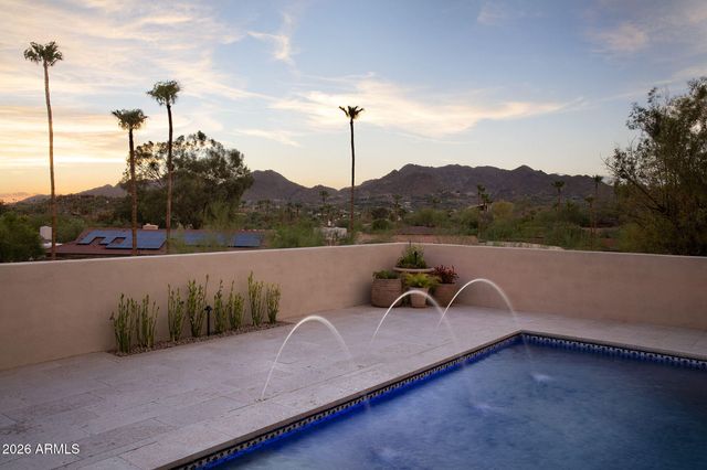 5830 N ECHO CANYON Lane, Phoenix, AZ 85018