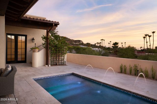 5830 N ECHO CANYON Lane, Phoenix, AZ 85018