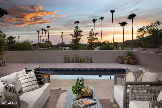 5830 N ECHO CANYON Lane, Phoenix, AZ 85018