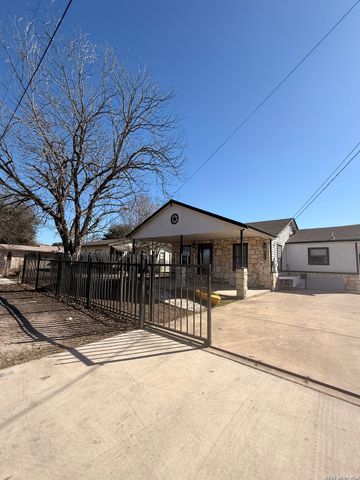 834 W Baetz, San Antonio, TX 78221