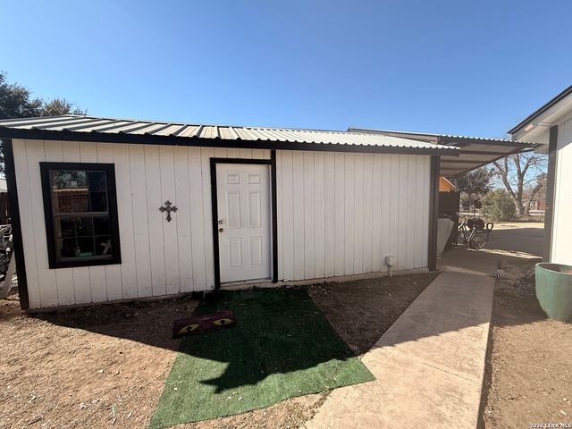 834 W Baetz, San Antonio, TX 78221