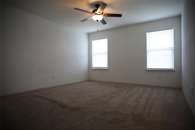 4005 Cressler LN 16G, Jarrell, TX 76537