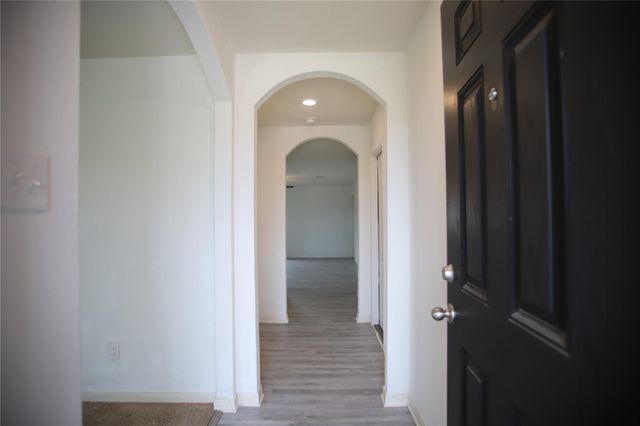 4005 Cressler LN 16G, Jarrell, TX 76537