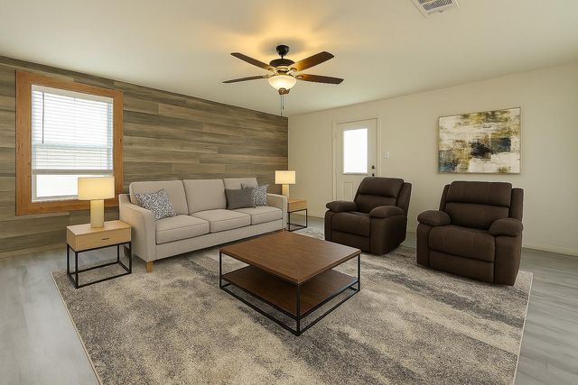 4005 Cressler LN 16G, Jarrell, TX 76537