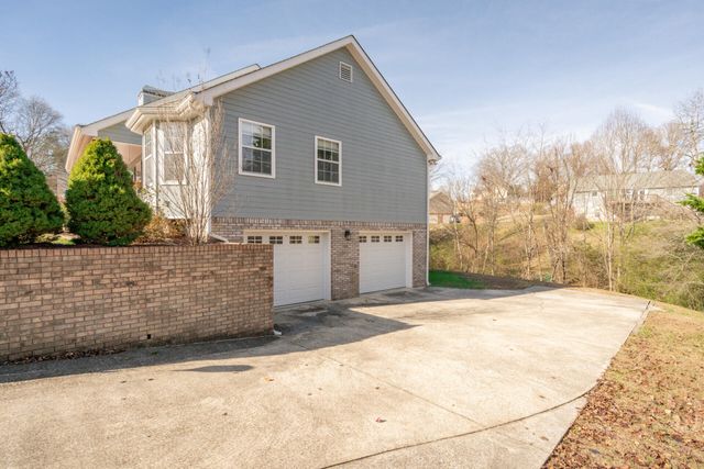 9847 Autumn Glen Drive, Soddy Daisy, TN 37379