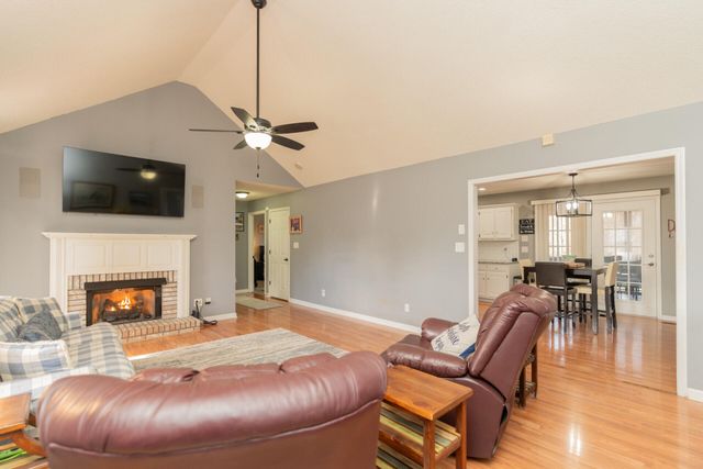 9847 Autumn Glen Drive, Soddy Daisy, TN 37379