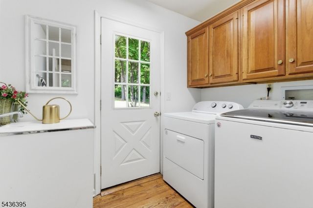 6 Fawn Ridge Rd, Clinton Twp., NJ 08833