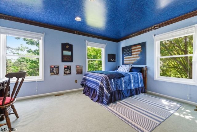 6 Fawn Ridge Rd, Clinton Twp., NJ 08833