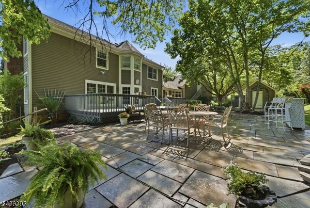 6 Fawn Ridge Rd, Clinton Twp., NJ 08833