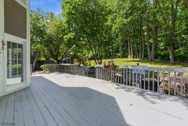 6 Fawn Ridge Rd, Clinton Twp., NJ 08833