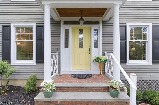 6 Fawn Ridge Rd, Clinton Twp., NJ 08833