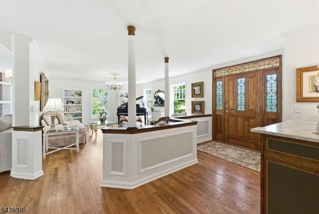 6 Fawn Ridge Rd, Clinton Twp., NJ 08833