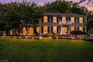 6 Fawn Ridge Rd, Clinton Twp., NJ 08833