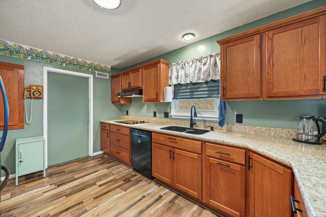 2612 Bret Ave., Salina, KS 67401