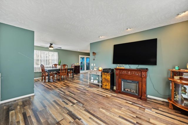2612 Bret Ave., Salina, KS 67401
