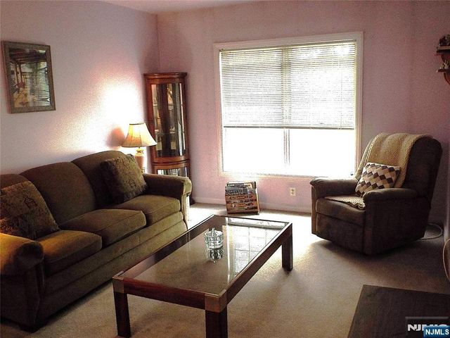 189 Forest Avenue 307, Paramus, NJ 07652