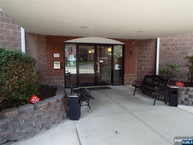 189 Forest Avenue 307, Paramus, NJ 07652