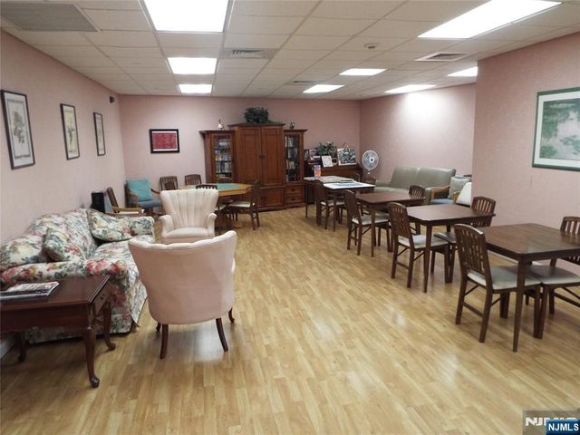 189 Forest Avenue 307, Paramus, NJ 07652