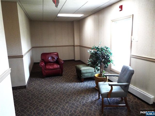 189 Forest Avenue 307, Paramus, NJ 07652