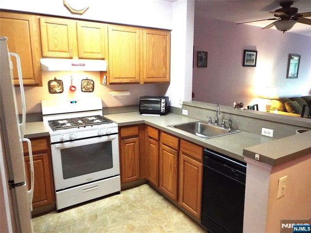 189 Forest Avenue 307, Paramus, NJ 07652