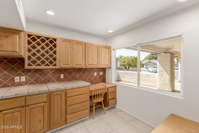 25231 S LAKEWAY Drive, Sun Lakes, AZ 85248