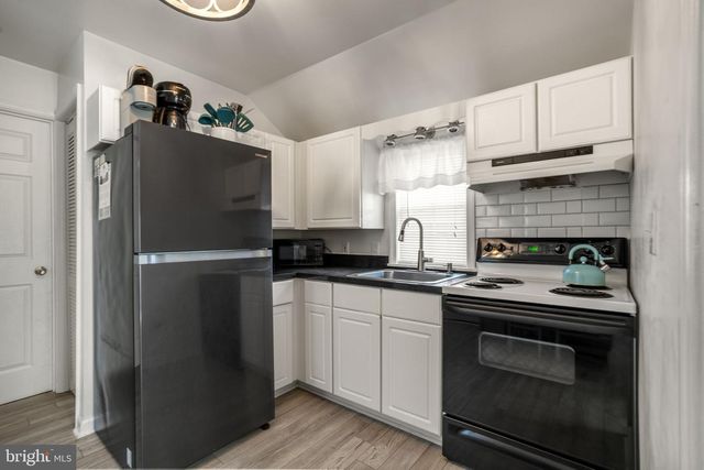 3189 RIDGE RD, Chincoteague Island, VA 23336