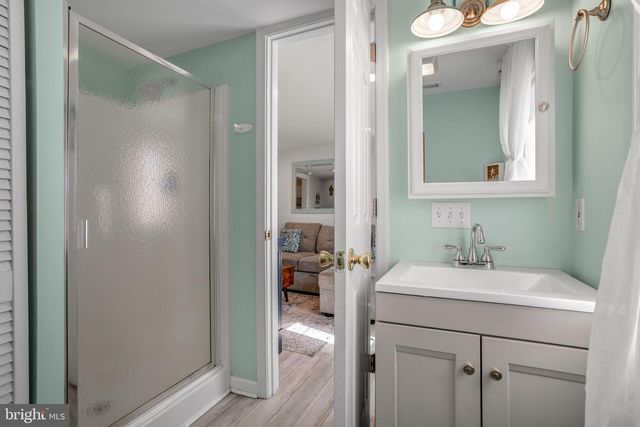 3189 RIDGE RD, Chincoteague Island, VA 23336