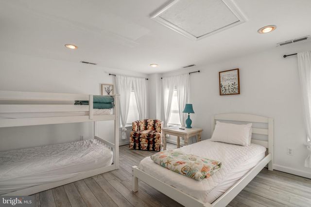 3189 RIDGE RD, Chincoteague Island, VA 23336