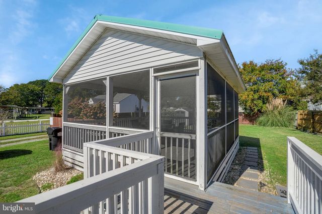 3189 RIDGE RD, Chincoteague Island, VA 23336