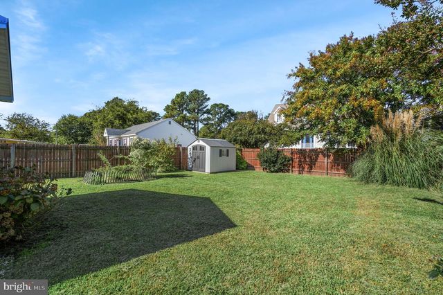 3189 RIDGE RD, Chincoteague Island, VA 23336