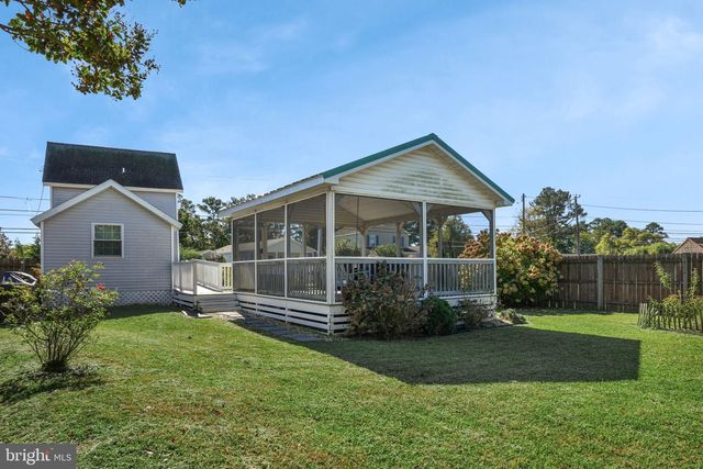 3189 RIDGE RD, Chincoteague Island, VA 23336